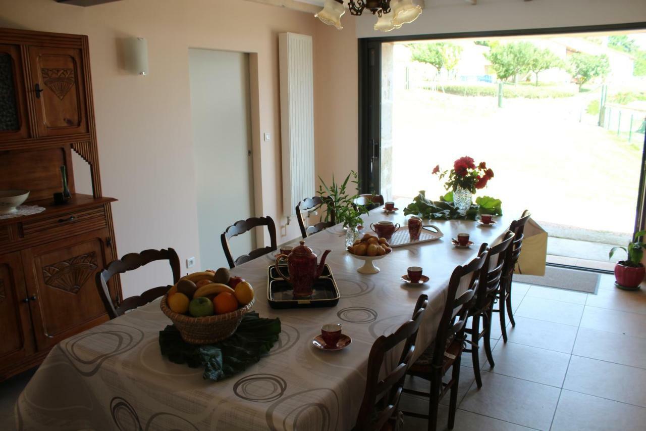 LES MONNATS GITE 8 personnes à la campagne Villa Chaptuzat Esterno foto