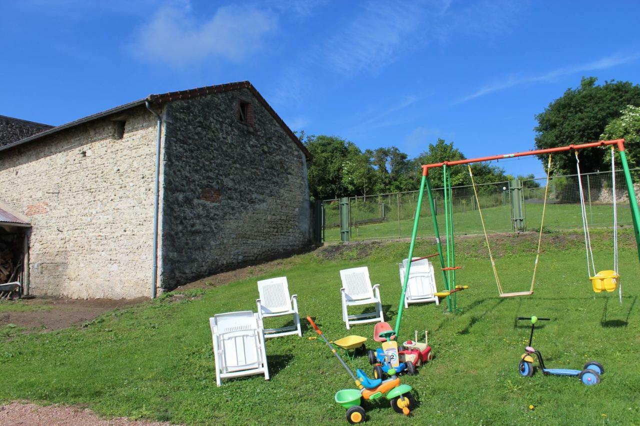 LES MONNATS GITE 8 personnes à la campagne Villa Chaptuzat Esterno foto