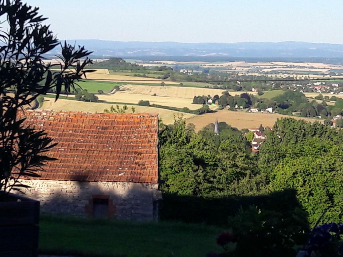 LES MONNATS GITE 8 personnes à la campagne Villa Chaptuzat Esterno foto